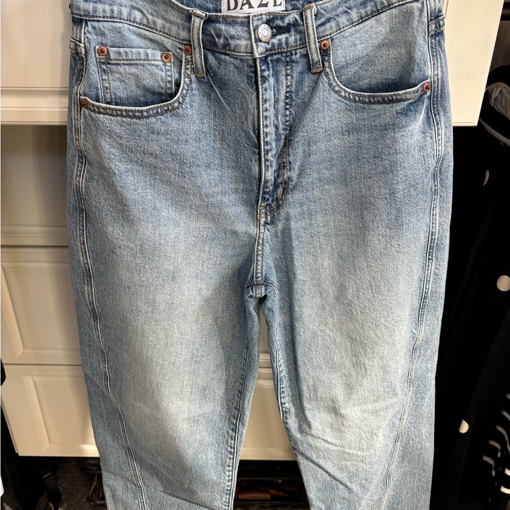 Daze Women's Light Blue slight barrel Jeans